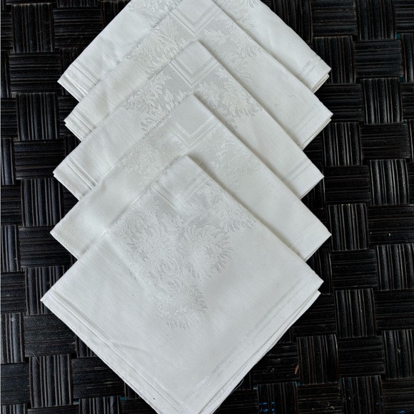 5 Soft White Damask Vintage Napkins. 16.5”sq.1950c. Mid Century Modern Tableware - Picture 8 of 10